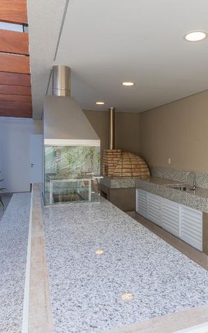 Apartamento à venda com 70m², 3 quartos e 2 vagas Apartamento à venda com 70m², 3 quartos e 2 vagasÁrea comum - Churrasqueira