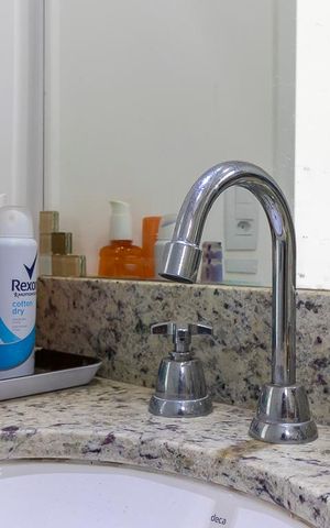 Apartamento à venda com 70m², 3 quartos e 2 vagas Apartamento à venda com 70m², 3 quartos e 2 vagasBanheiro da suíte