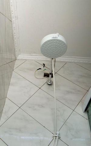 Apartamento à venda com 90m², 4 quartos e sem vaga Apartamento à venda com 90m², 4 quartos e sem vagaChuveiro