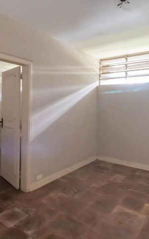 Casa à venda com 400m², 4 quartos e 3 vagas Casa à venda com 400m², 4 quartos e 3 vagasCopa