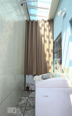Casa à venda com 100m², 2 quartos e 2 vagasÁrea de Serviço