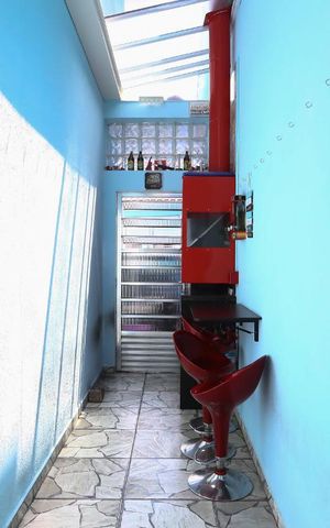 Casa à venda com 100m², 2 quartos e 2 vagasÁrea de Serviço