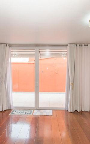 Casa à venda com 155m², 3 quartos e 2 vagasSala