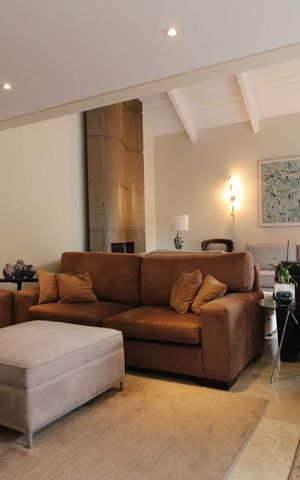 Casa à venda com 875m², 4 quartos e 6 vagasSala