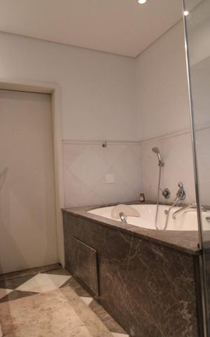Casa à venda com 875m², 4 quartos e 6 vagasBanheiro da Suíte 2
