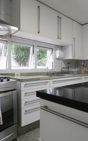 Casa à venda com 875m², 4 quartos e 6 vagasCozinha