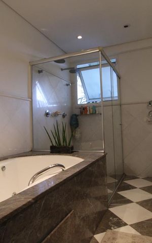 Casa à venda com 875m², 4 quartos e 6 vagasBanheiro da Suíte 2