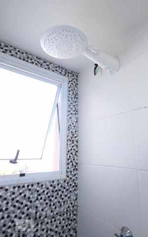 Apartamento à venda com 41m², 2 quartos e sem vagaChuveiro