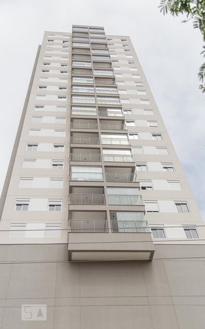 Studio para alugar com 24m², 1 quarto e sem vaga Studio para alugar com 24m², 1 quarto e sem vagaFachada
