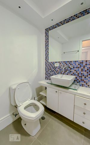 Apartamento para alugar com 81m², 3 quartos e 2 vagasBanheiro