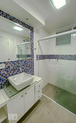 Apartamento para alugar com 81m², 3 quartos e 2 vagasBanheiro
