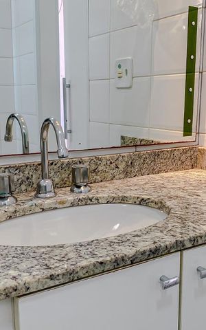 Apartamento para alugar com 81m², 3 quartos e 2 vagasDetalhe Banheiro da Suite