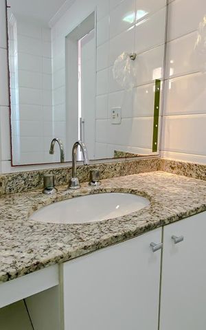 Apartamento para alugar com 81m², 3 quartos e 2 vagasDetalhe Banheiro da Suite