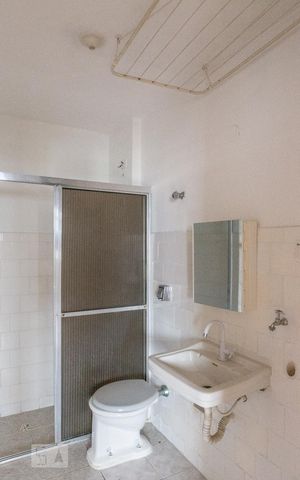 Studio à venda com 37m², 1 quarto e sem vaga Studio à venda com 37m², 1 quarto e sem vagaBanheiro