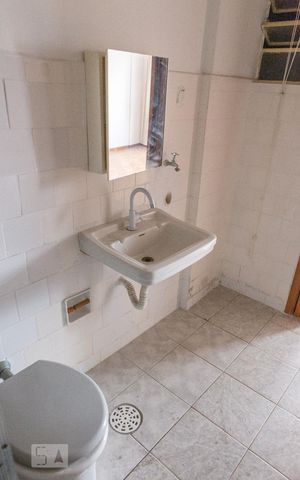Studio à venda com 37m², 1 quarto e sem vaga Studio à venda com 37m², 1 quarto e sem vagaBanheiro