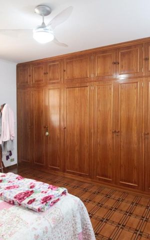 Casa à venda com 206m², 5 quartos e 2 vagas Casa à venda com 206m², 5 quartos e 2 vagasQuarto 3
