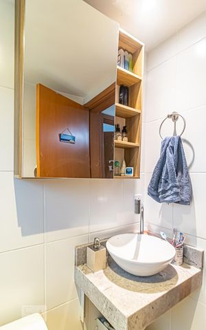 Apartamento à venda com 52m², 2 quartos e 1 vaga Apartamento à venda com 52m², 2 quartos e 1 vagaBanheiro