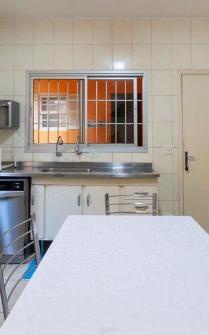Casa à venda com 150m², 3 quartos e 2 vagas Casa à venda com 150m², 3 quartos e 2 vagasCozinha