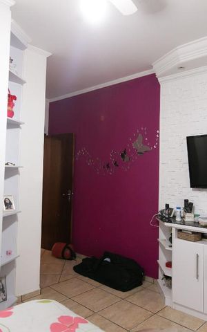 Casa à venda com 250m², 3 quartos e 2 vagasQuarto Suíte