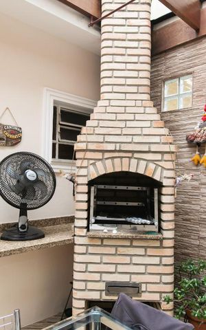 Casa à venda com 250m², 3 quartos e 2 vagasChurrasqueira