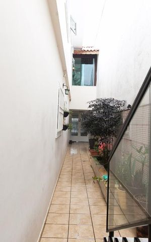 Casa à venda com 250m², 3 quartos e 2 vagasCorredor
