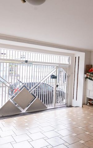 Casa à venda com 250m², 3 quartos e 2 vagasGaragem
