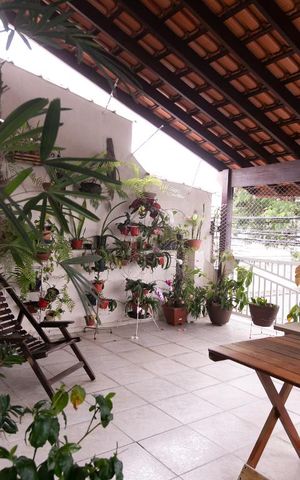Casa à venda com 250m², 3 quartos e 2 vagasVaranda do Quarto Suíte