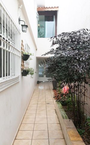 Casa à venda com 250m², 3 quartos e 2 vagasQuintal