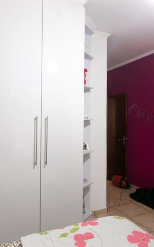 Casa à venda com 250m², 3 quartos e 2 vagasQuarto Suíte