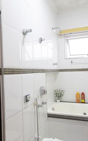 Casa à venda com 250m², 3 quartos e 2 vagasBanheiro 3