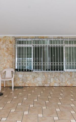 Casa à venda com 250m², 3 quartos e 2 vagasGaragem