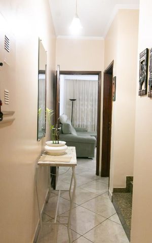 Casa à venda com 250m², 3 quartos e 2 vagasCorredor