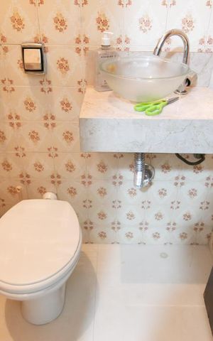 Casa à venda com 250m², 3 quartos e 2 vagasDetalhe banheiro