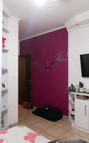 Casa à venda com 250m², 3 quartos e 2 vagasQuarto Suíte