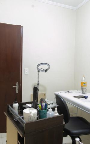 Casa à venda com 250m², 3 quartos e 2 vagasQuarto de Serviço