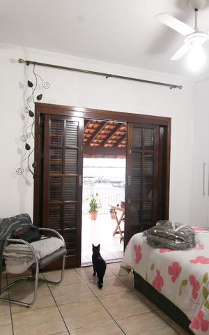 Casa à venda com 250m², 3 quartos e 2 vagasQuarto Suíte
