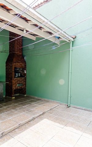 Casa à venda com 110m², 3 quartos e 2 vagas Casa à venda com 110m², 3 quartos e 2 vagasQuintal e Churrasqueira