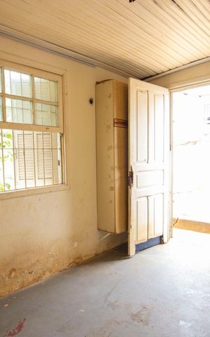 Casa à venda com 140m², 2 quartos e 2 vagasQuarto de Serviço