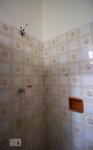 Casa à venda com 140m², 2 quartos e 2 vagasBanheiro