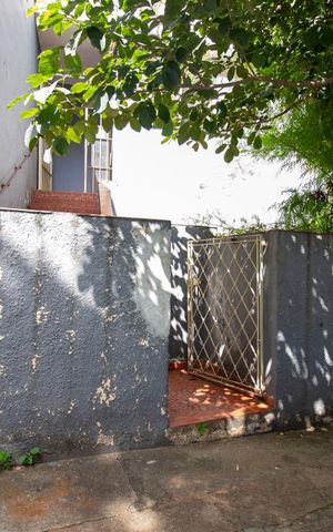 Casa à venda com 140m², 2 quartos e 2 vagasFachada