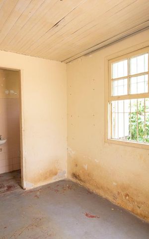 Casa à venda com 140m², 2 quartos e 2 vagasQuarto de Serviço
