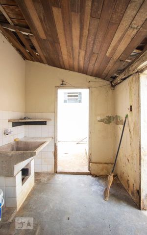 Casa à venda com 140m², 2 quartos e 2 vagasÁrea de Serviço