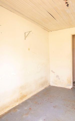 Casa à venda com 140m², 2 quartos e 2 vagasQuarto de Serviço