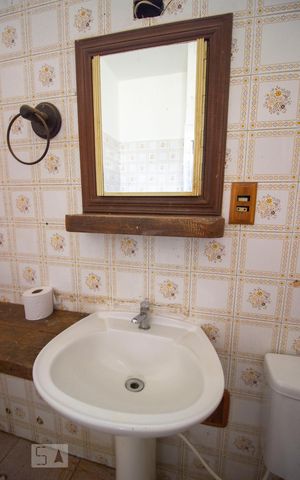 Casa à venda com 140m², 2 quartos e 2 vagasBanheiro