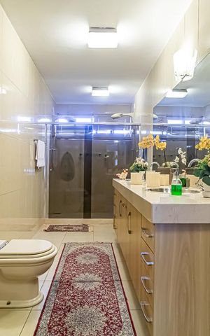 Casa à venda com 968m², 2 quartos e 1 vaga Casa à venda com 968m², 2 quartos e 1 vagaBanheiro Social
