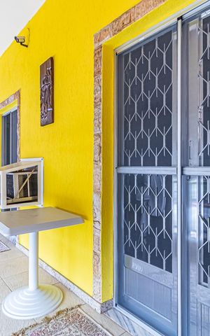 Casa à venda com 968m², 2 quartos e 1 vaga