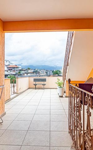 Casa à venda com 968m², 2 quartos e 1 vaga Casa à venda com 968m², 2 quartos e 1 vagaVaranda da Área de Serviço