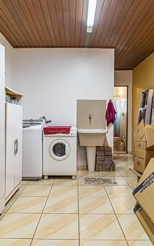 Casa à venda com 968m², 2 quartos e 1 vaga Casa à venda com 968m², 2 quartos e 1 vagaÁrea de Serviço