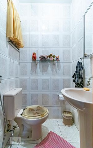 Casa à venda com 968m², 2 quartos e 1 vaga Casa à venda com 968m², 2 quartos e 1 vagaLavabo