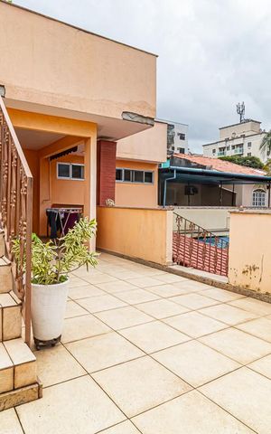 Casa à venda com 968m², 2 quartos e 1 vaga Casa à venda com 968m², 2 quartos e 1 vagaVaranda da Área de Serviço